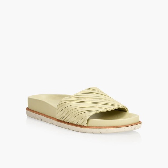 ONCEPT | Athens Ruched Leather Slide Sandal in Green Sustainable 8 - Picture 2 of 12